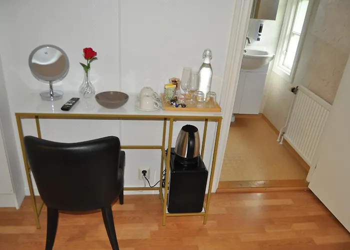 Langstorp 200 Gaesthem I Hoeoer Vaenster