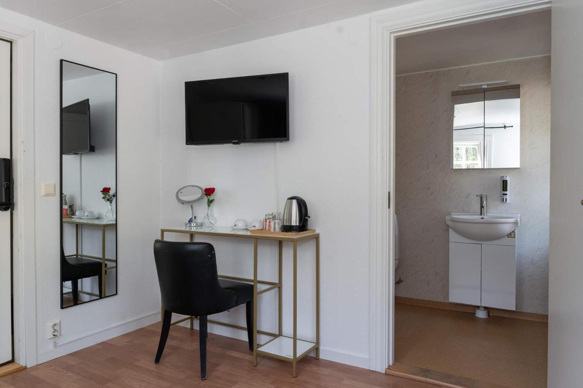 Lodge Langstorp 200 Gaesthem I Vaenster *